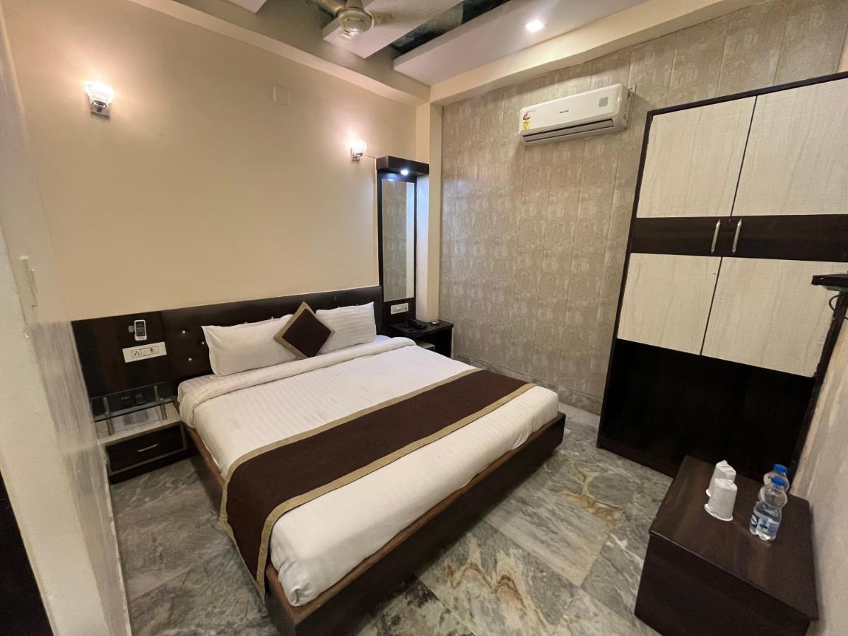 Hotel Raj Vilas Udajpur Zewnętrze zdjęcie