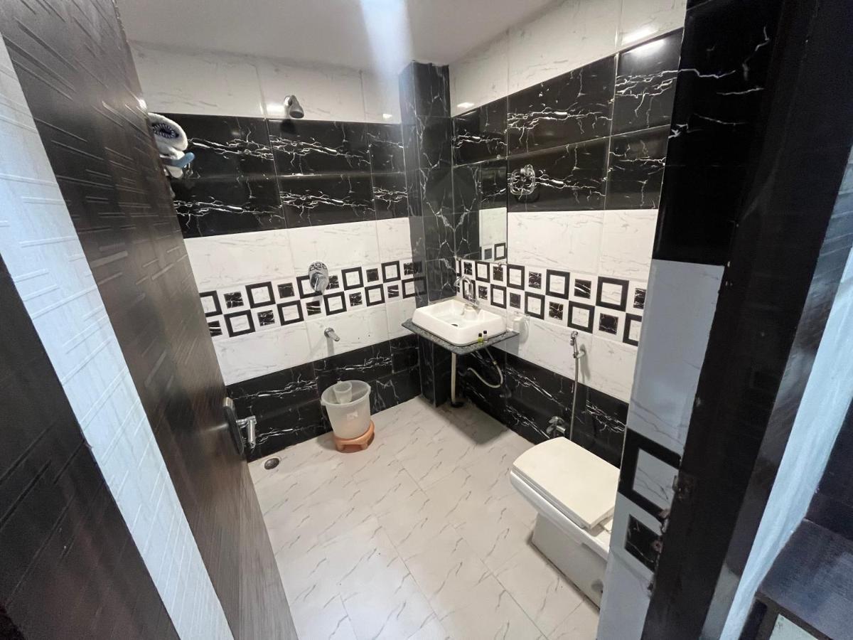 Hotel Raj Vilas Udajpur Zewnętrze zdjęcie