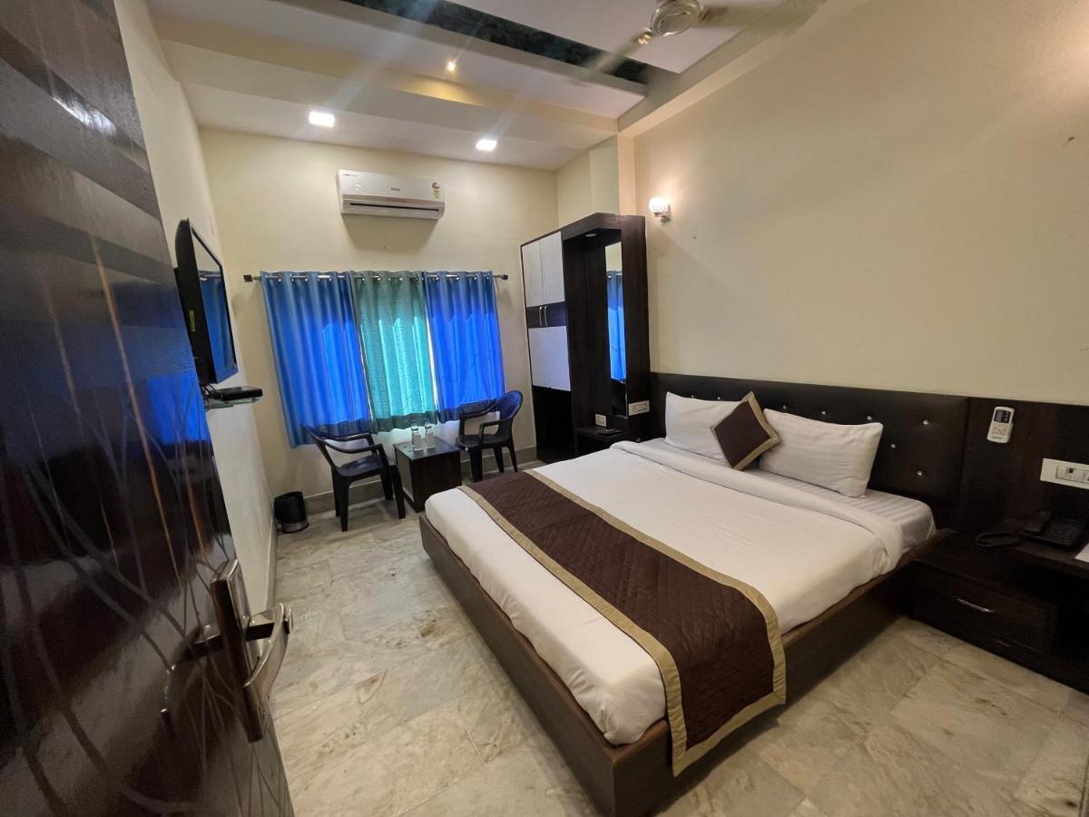 Hotel Raj Vilas Udajpur Zewnętrze zdjęcie