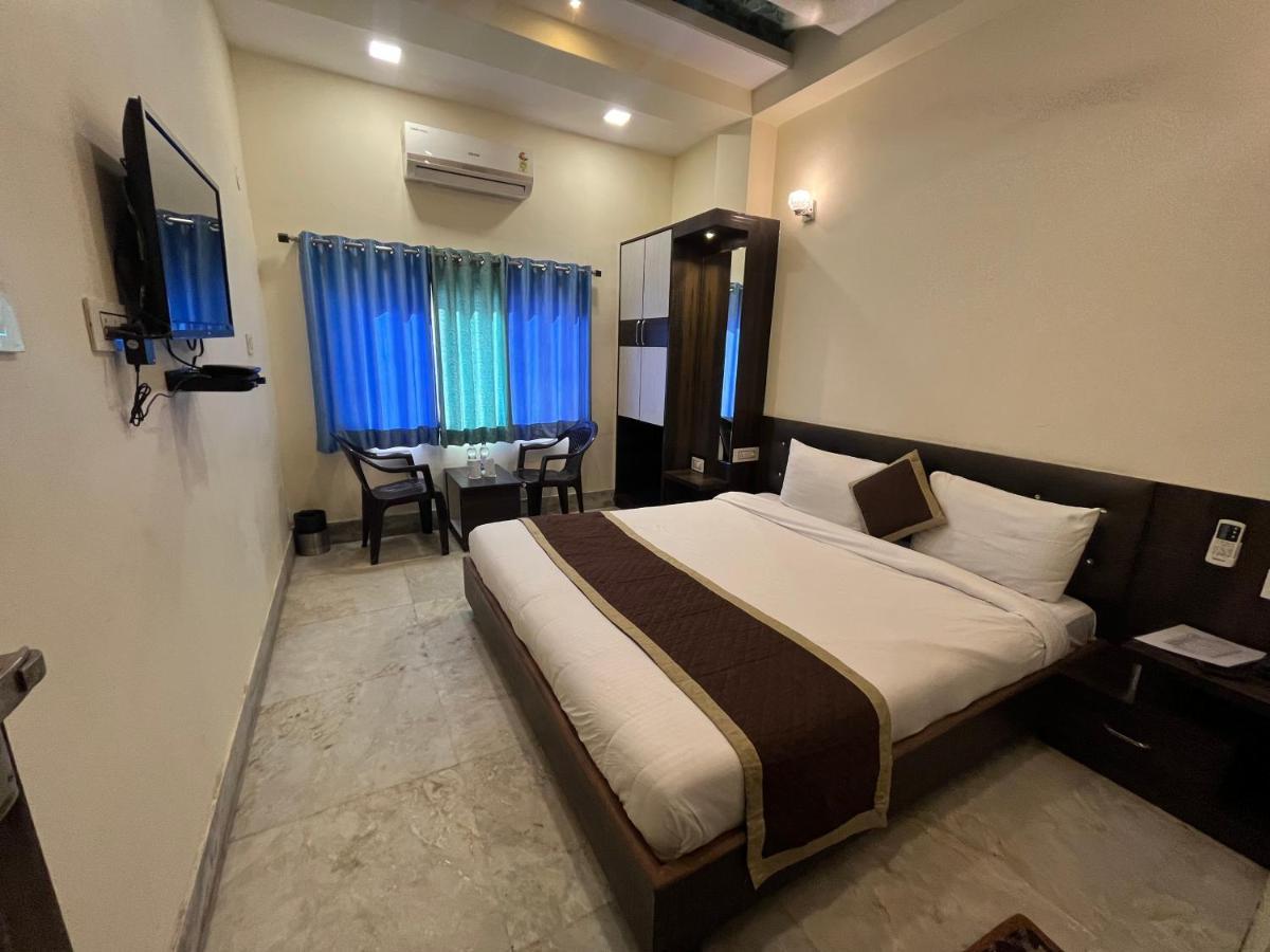 Hotel Raj Vilas Udajpur Zewnętrze zdjęcie