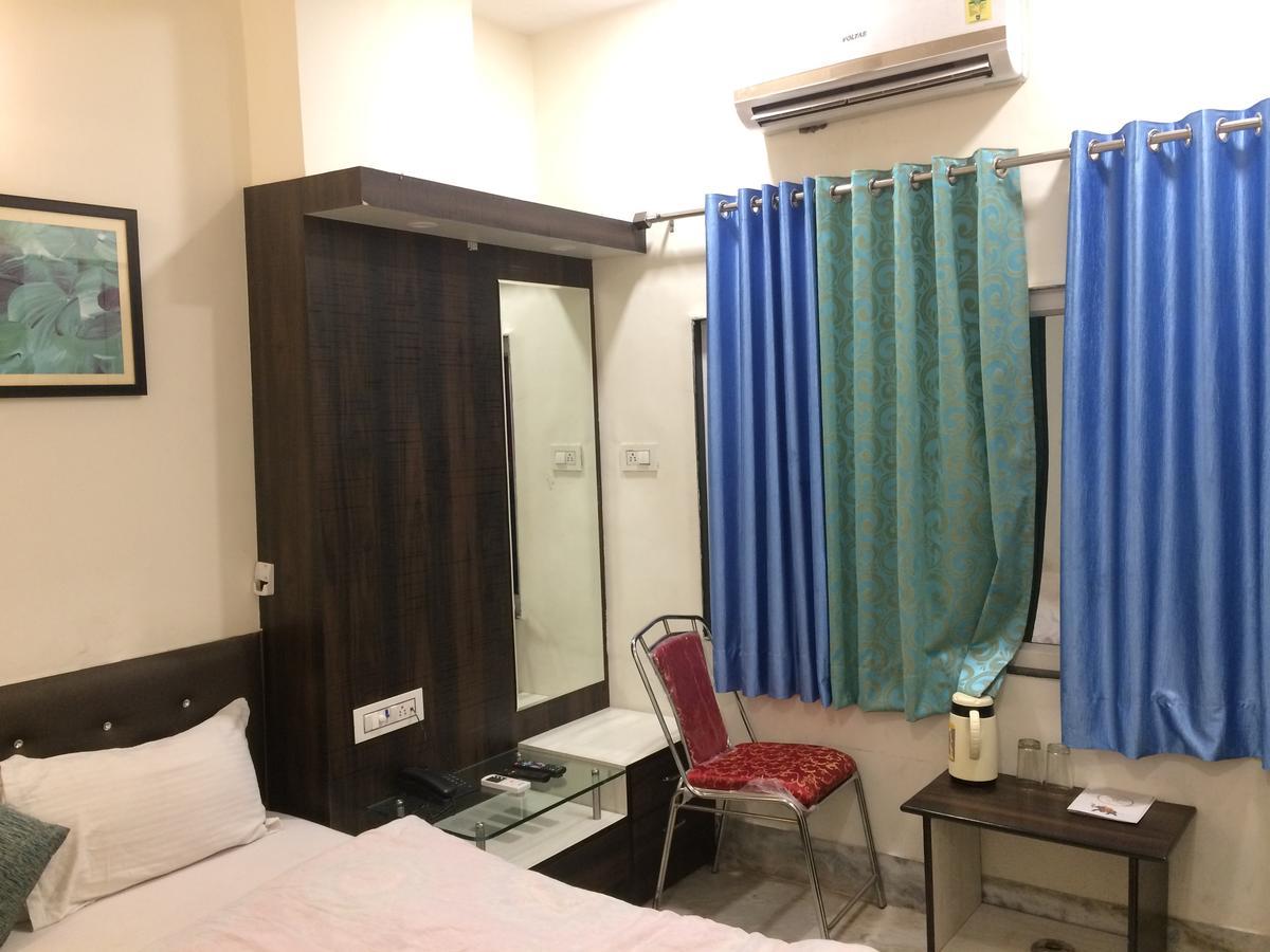 Hotel Raj Vilas Udajpur Zewnętrze zdjęcie